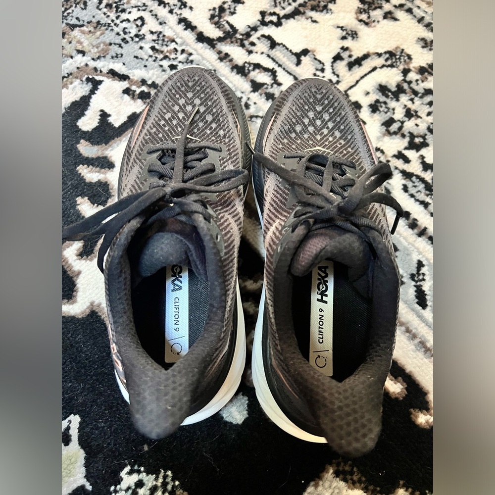 HOKA Clifton 9 - Black/Rose Gold - Picture 3 of 6